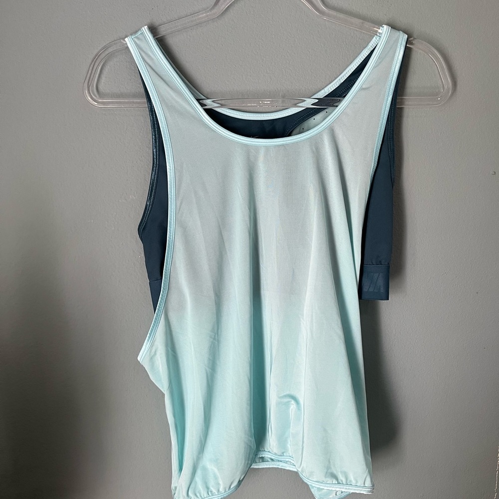 Womens nike work out top sz large